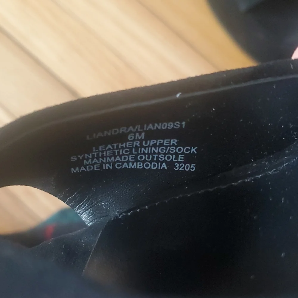 Steve Madden Black Block Heel Sandals - Picture 6 of 11